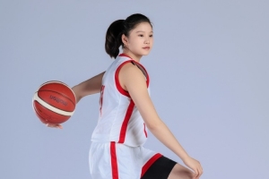 亮点突出!U17李沅珊首节三分5中3得到9分1板1助1断