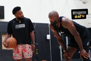 蜘蛛直播-专业体育直播_五大联赛_NBA直播_足球直播